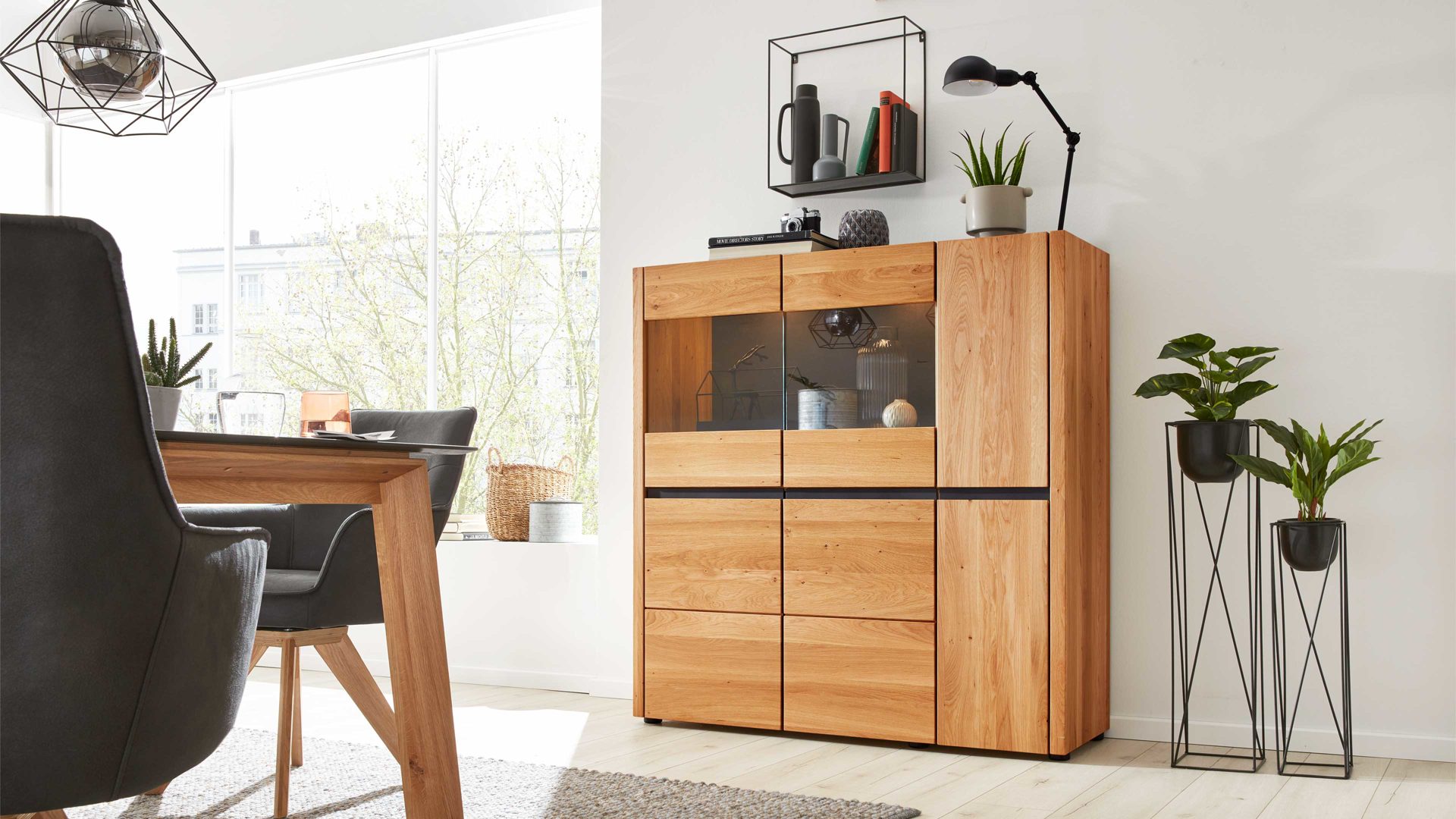 Highboard Interliving aus Holz in Holzfarben Interliving Esszimmer Serie 5603 – Highboard 3754 Wildeiche – fünf Türen