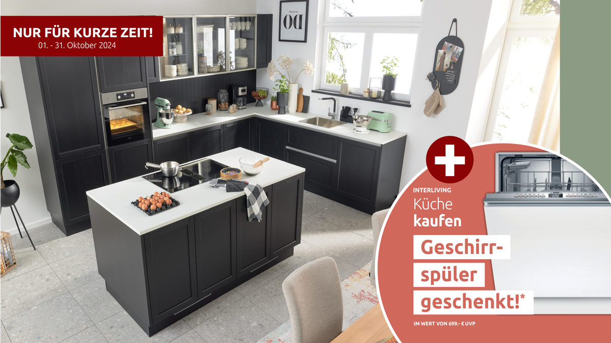 Einbauküche Interliving aus Holz in Schwarz Interliving Küche Serie 3067 mit AEG Einbaugeräten schwarze Esche – zweizeilig